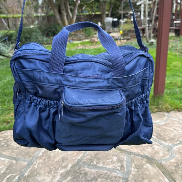 ⛺️ LAND’S END; Large VINTAGE Navy Travel/Overnight/Kid’s Bag w/Storage Pockets! - Picture 5 of 16
